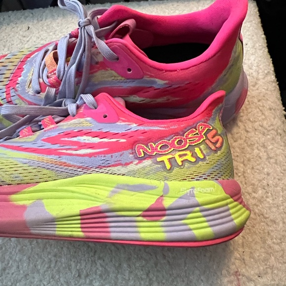 Vibrant Pink and Orange Running Shoes - Picture 3 of 4